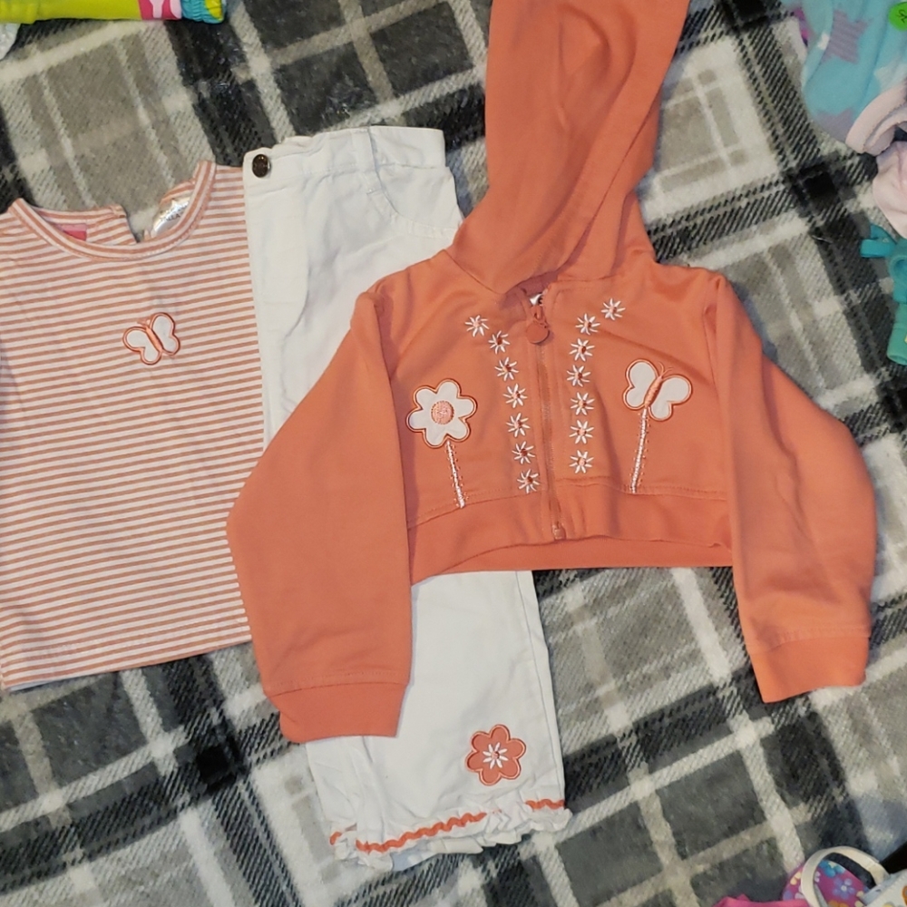 3 piece set! Shirt, pants & crop top sweatshirt